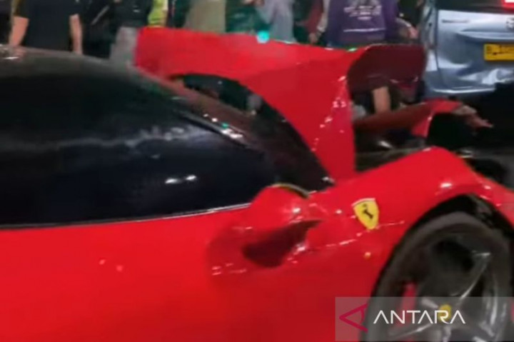Sopir Ferrari yang Tabrak 5 Kendaraan di Bundaran Senayan jadi Tersangka