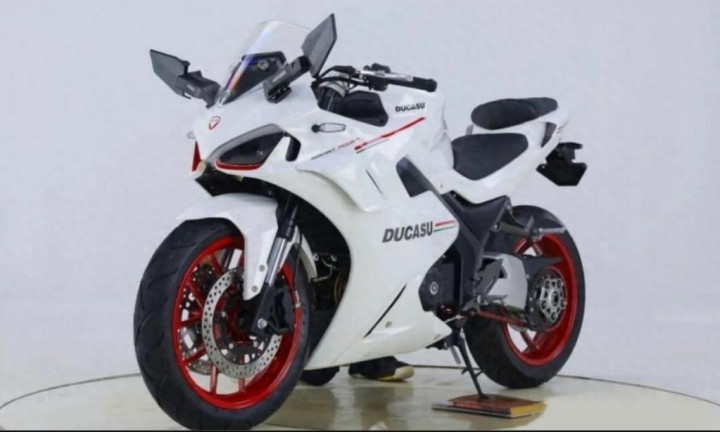 Belum Mampu Beli Ducati? Bisa Beli Ducasu Dulu