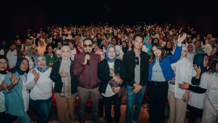 Traktir Ribuan Warga Jakut dan Jakbar Nobar di Bioskop, Sahroni: <i>Support</i> Perfilman Indonesia
