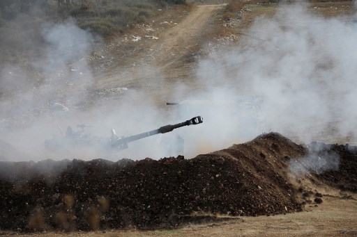 Hizbullah lancarkan serangan roket ke Israel. (AFP)