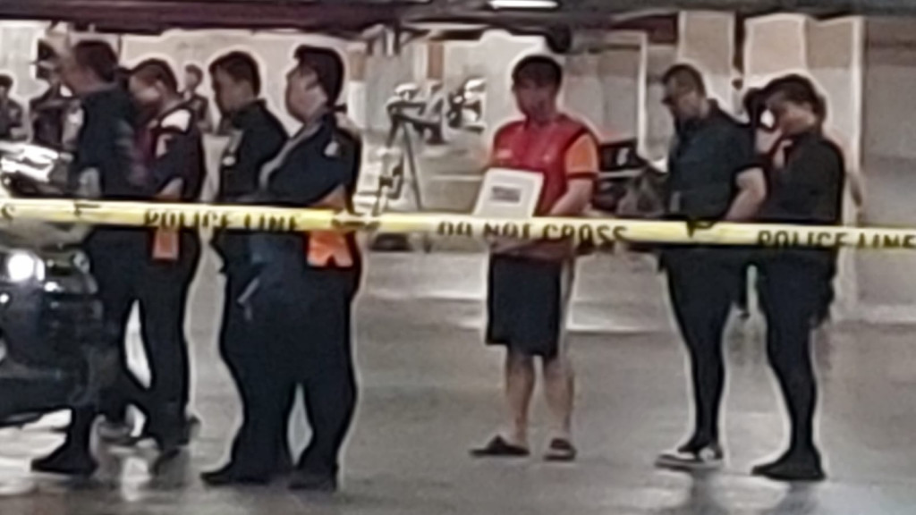 Proses rekonstruksi Gregorius Ronald Tannur, penganiayaan berujung maut terhadap Dini Sera Afrianti di Lenmarc Mall Surabaya, Selasa, 10 Oktober 2023. (Medcom.id/Amal)