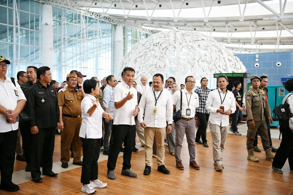 Pj Gubernur Jabar, Bey Machmudin saat meninjau BIJB Kertajati Majalengka. Dokumentasi/ Istimewa