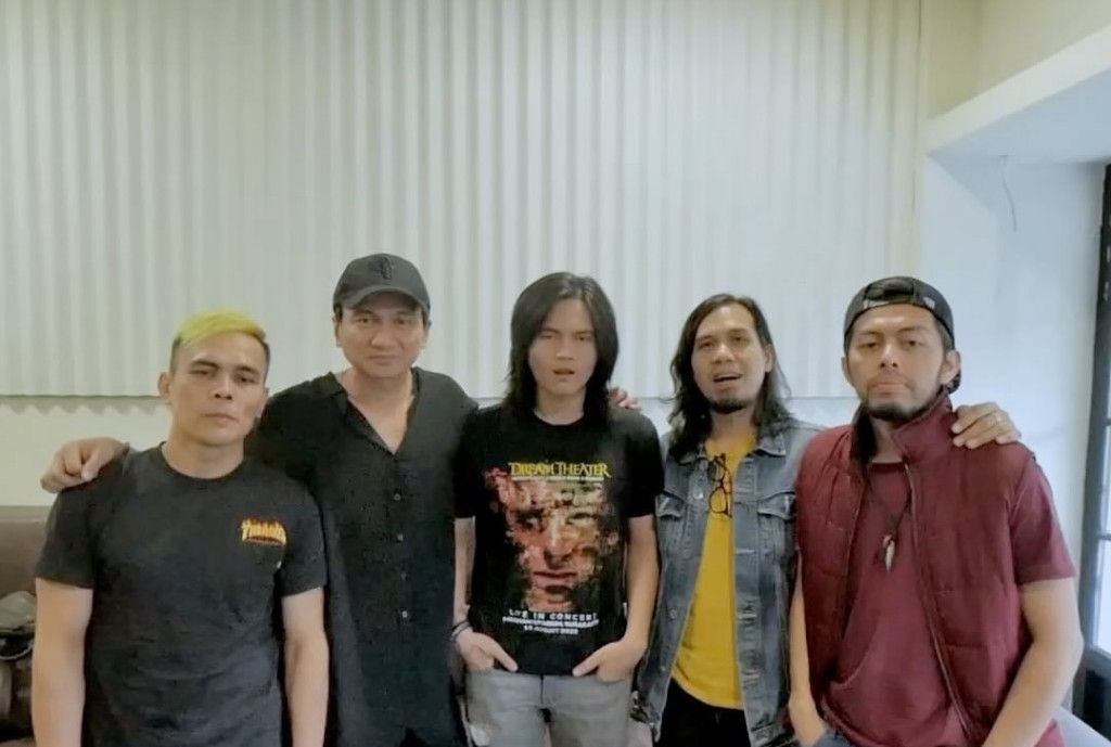 Anji bersama Drive (Foto: instagram)