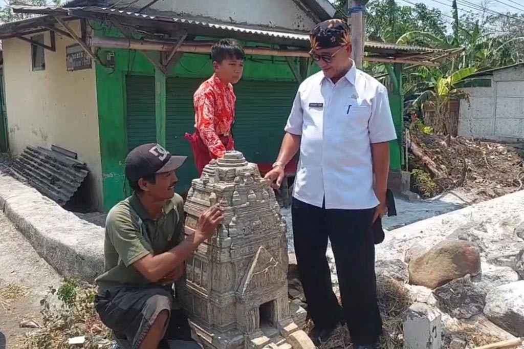 Warga Probolinggo Temukan Benda Mirip Bangunan Candi