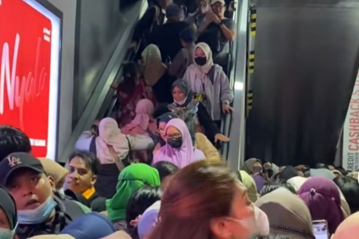 Viral Kepadatan di Stasiun Sudirman, KCI: Karena Volume Penumpang Tinggi