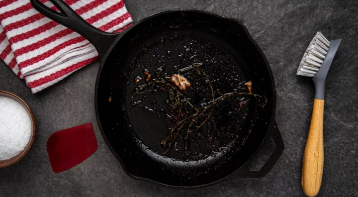 Tips Membersihkan Peralatan Masak dengan Baking Soda