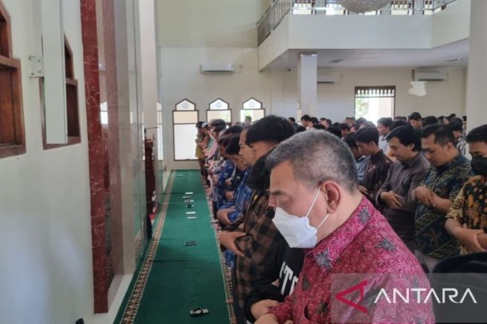 Mahasiswa Asal Palestina Ikut Salat Gaib di Universitas Muhammadiyah Surabaya