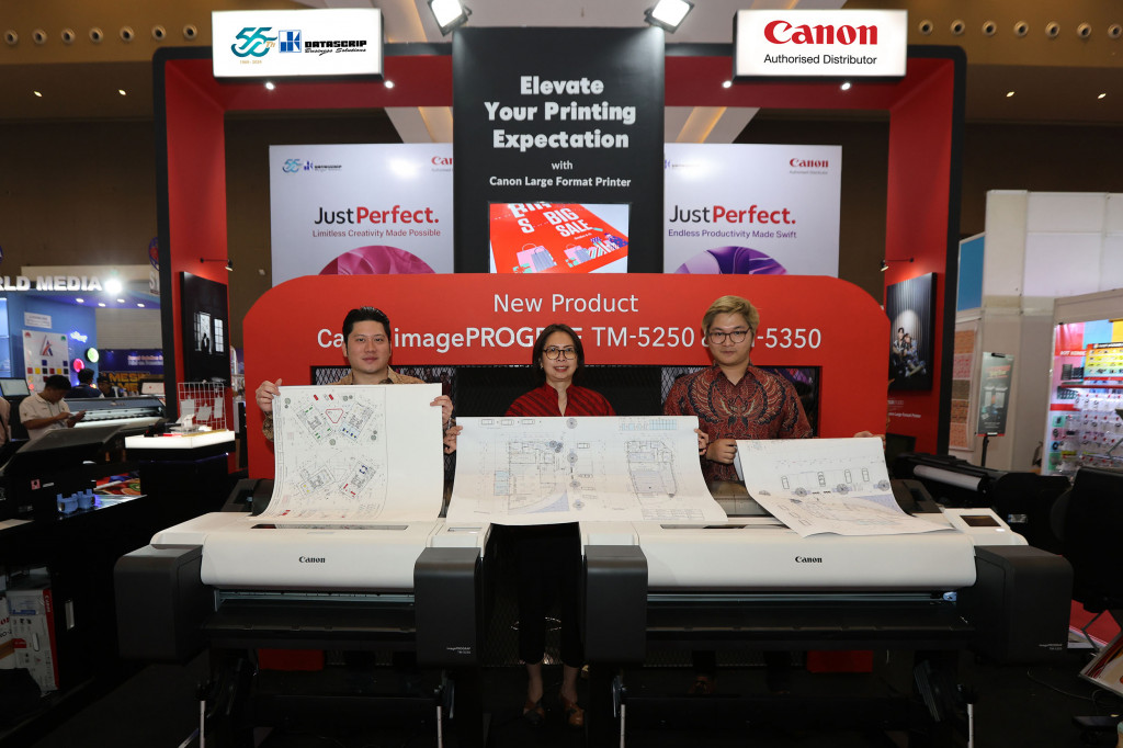 Canon melalui Datascrip menghadirkan 4 seri Large Format Printer terbaru, yaitu imagePROGRAF TM-5250, TM-5255, TM-5350, dan TM-5355.