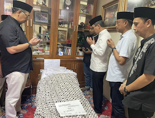 Heru Budi Melayat ke Rumah Duka Gembong Warsono