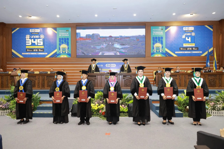 Rektor Unair Harap Guru Besar Tidak Berhenti Belajar dan 'Update' Ilmu Baru