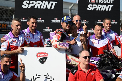 MotoGP Indonesia: Jorge Martin Menangi Balapan Sprint dan Geser Bagnaia dari Puncak Klasemen