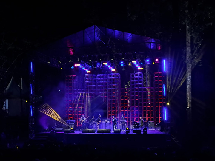 Kolaborasi Tohpati dan Sandhy Sondoro Tutup Kemeriahan Jazz Gunung Slamet