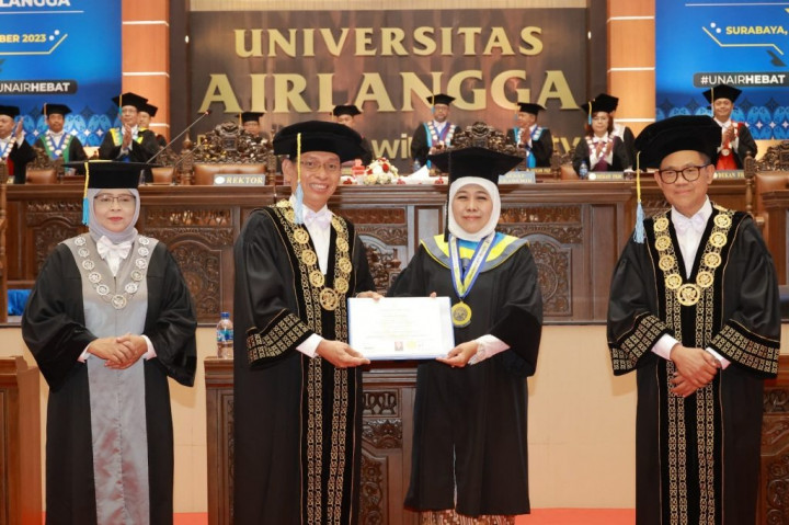 Khofifah Terima Honoris Causa dari Unair, Ini Sejumlah Pertimbangannya