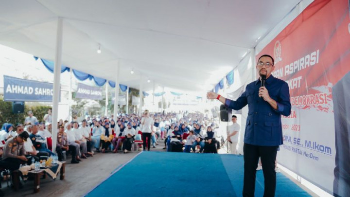 Temui Ribuan Konstituennya, Sahroni Ingatkan Bahaya Pinjol dan Judi <i>Online</i>