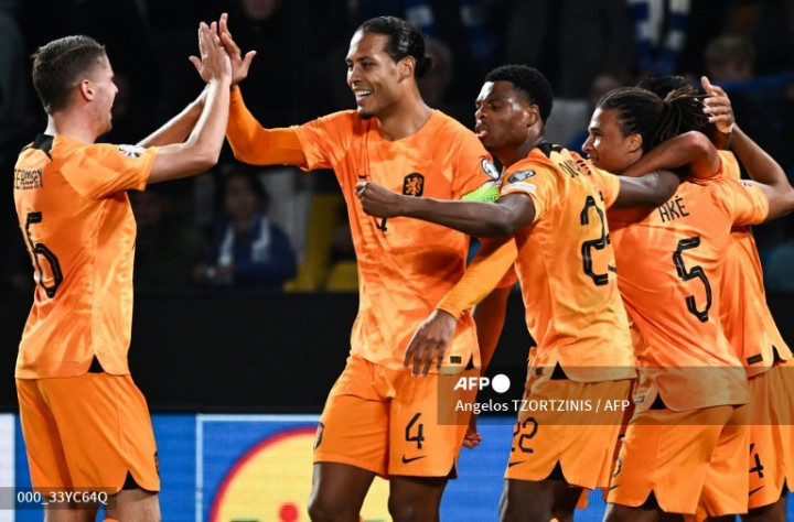 Gol Penalti Van Dijk ke Gawang Yunani Pelihara Asa Belanda Lolos ke Jerman