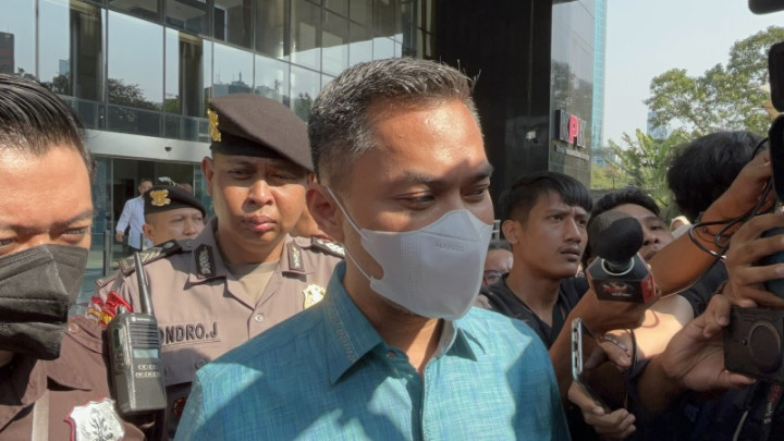 Suami Zaskia Gotik Disebut Ikut Menikmati Duit Korupsi Pembangunan Gereja