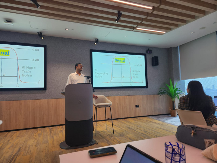 Kamu Cuma Butuh Perhatian