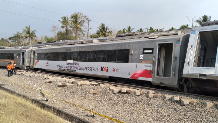 Kondisi Terkini Lokasi Kecelakaan KA di Kulon Progo, Perlintasan Berhenti Total