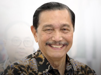 Luhut Unggah Kabar lewat Rekaman Suara dan Tepis Foto Aneh yang Beredar