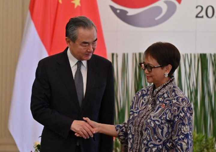 Bersama Menlu Tiongkok, Menlu Retno Bahas Situasi Kemanusiaan di Gaza