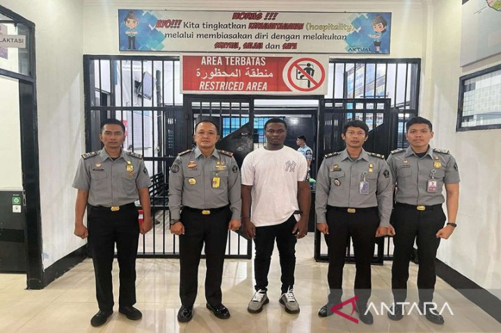 Rudenim Medan Deportasi WNA Nigeria Pemilik Paspor Palsu