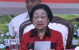Megawati Akui Mahfud MD sebagai Tameng Anti <i>Bully</i> Publik