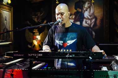 Soal Once, Ahmad Dhani: Berteman Iya, Berbisnis Tidak