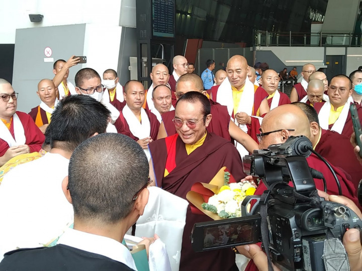 Yang Mulia Chamgon Kenting Tai Situpa Tiba di Indonesia