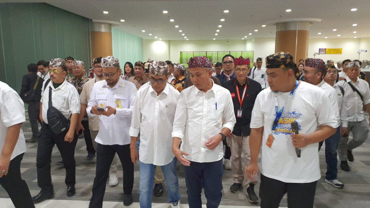 Menhub Jajal Bus Damri dari Bandung ke Bandara Kertajati