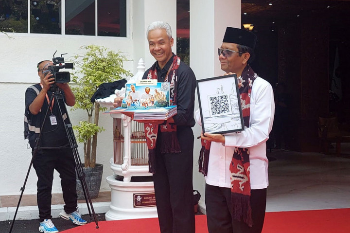 Daftar Capres-Cawapres, Ganjar dan Mahfud Tiba di Gedung KPU