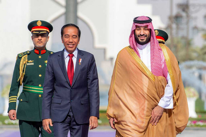Jokowi Ajak Arab Saudi Hentikan Eskalasi Konflik di Gaza