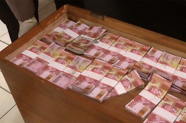 Polisi Sukabumi Sita Upal Ratusan Juta dari Sebuah Villa