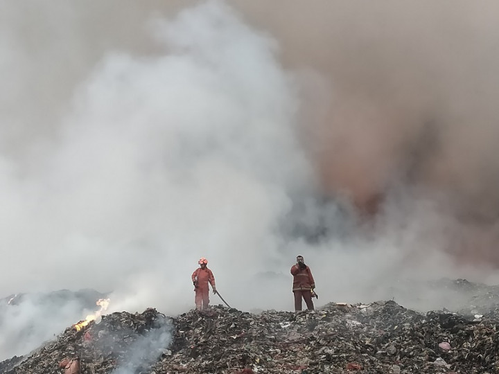 Api Semakin Membara di TPA Rawa Kucing Tangerang