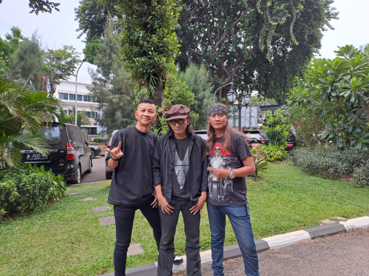 Rowman Ungu Reuni dengan Band Garux, Aransemen Ulang Lagu 'Doping'