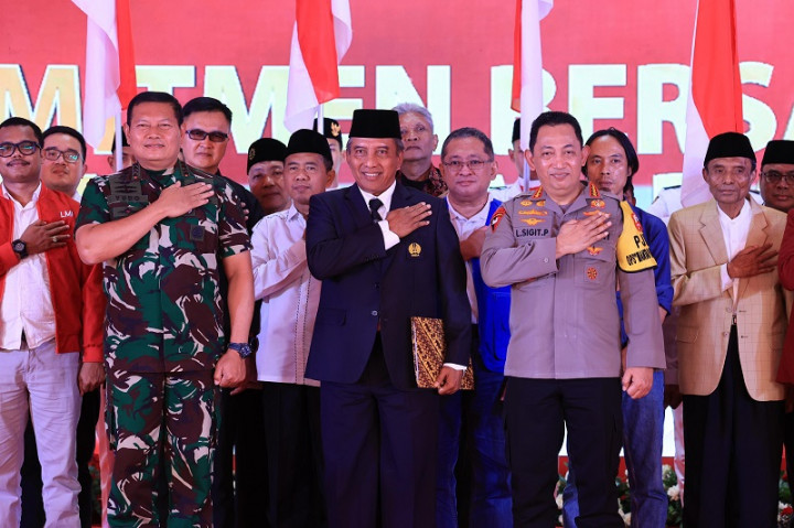 Kapolri-Panglima TNI Deklarasi Pemilu 2024 Damai di Malang