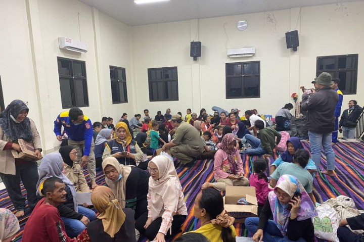 Warga Sekitar TPA Rawa Kucing Dievakuasi Capai 113 Orang