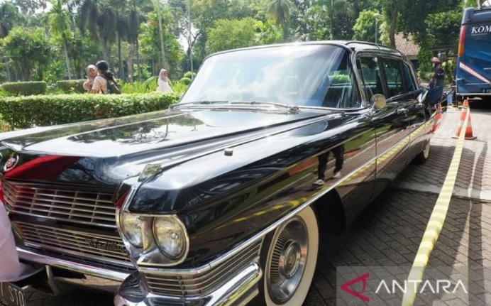Spesifikasi Mobil Bung Karno yang Batal Ditumpangi Ganjar-Mahfud ke KPU
