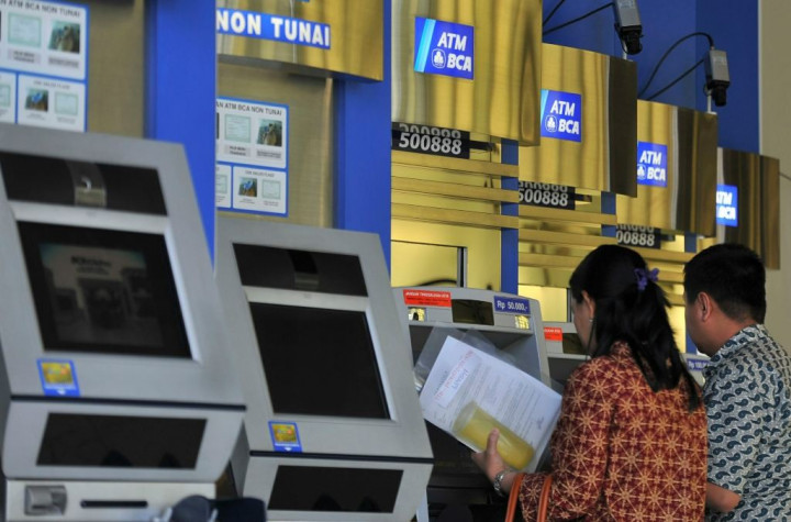 Gampang! Begini Cara Tarik Tunai Tanpa Kartu ATM BCA