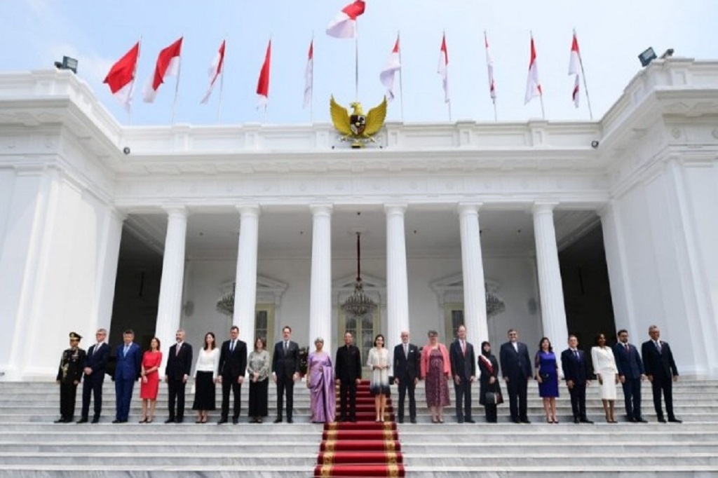 Jokowi Terima Surat Kepercayaan 12 Duta Besar Negara Sahabat