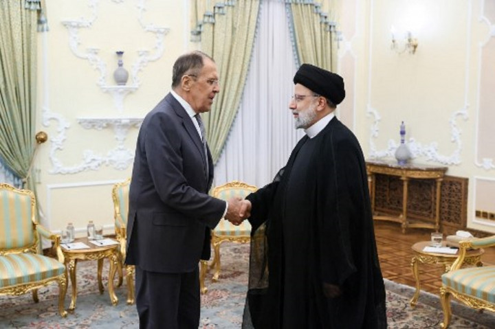 Rusia-Iran Saling Menguatkan di Tengah Perhatian Dunia ke Gaza