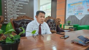 Tekad Tak Kenal Lelah Syafwan, Anak Petani yang Kini Jadi Guru Besar Unja