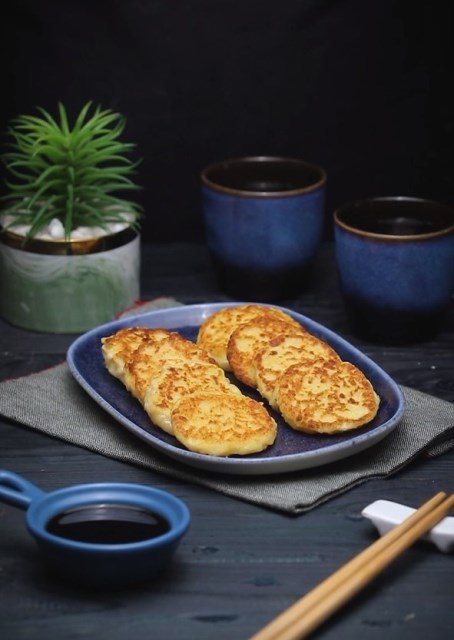 Yuk, buat tahu fritter yaitu gorengan tahu sutra. (Foto: Dok. Endeus TV)