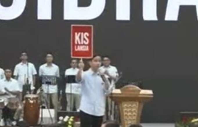 Tiru Jokowi, Gibran masih Main Kartu-kartu untuk Kampanye Pilpres 2024