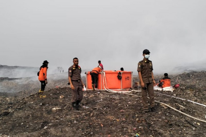 Tandon Air Kapasitas 5.000 Liter Disiapkan di Puncak Sampah TPA Rawa Kucing
