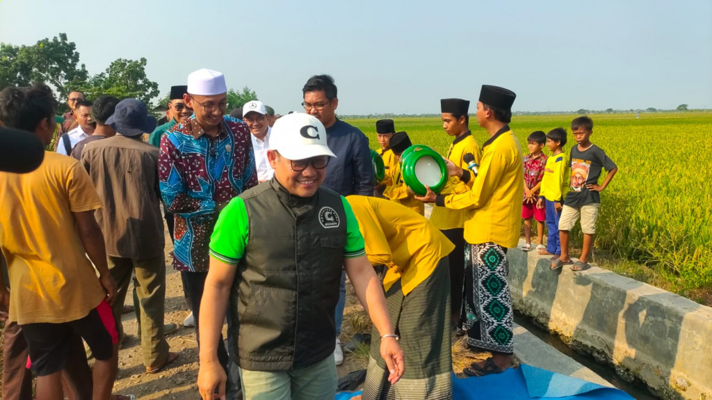 Pasangan AMIN Janji Tuntaskan Masalah Ketersediaan Pupuk dan Irigasi Bagi Petani