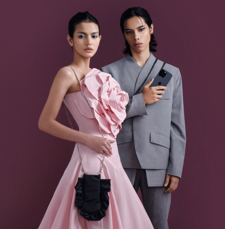 Desainer Yogie Pratama Rancang Tas Eksklusif Sambut Perilisan iPhone 15