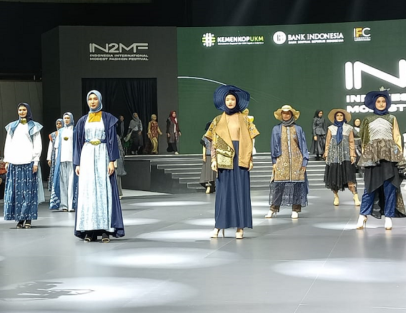Parade Batik in Motion IN2MF. (Foto: Dok. Yuni)
