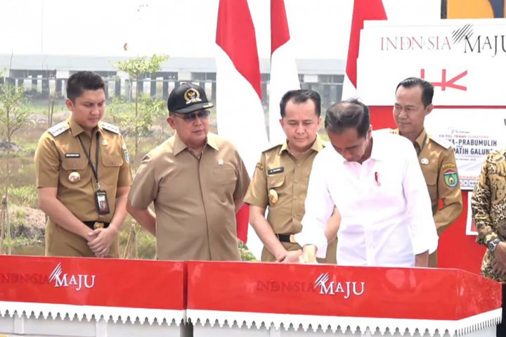 Presiden Jokowi Resmikan Tol Indralaya-Prabumulih