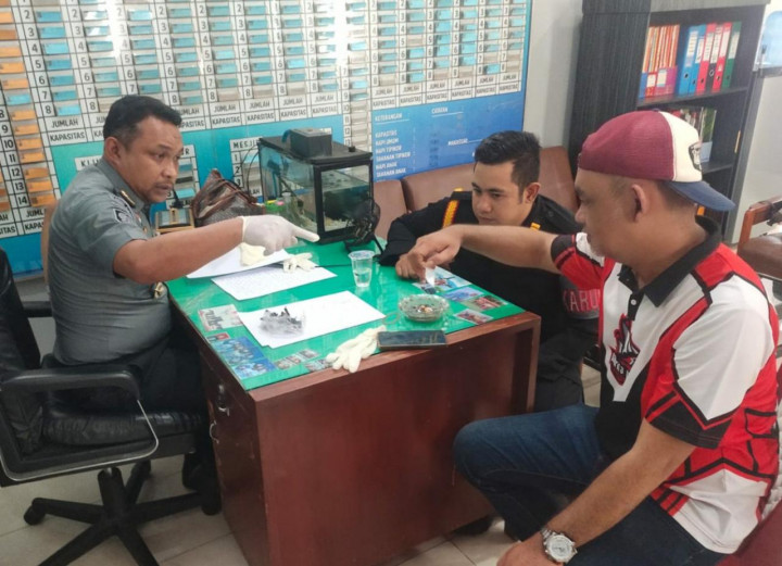 Bawa Sabu, Kendaraan Pengangkut Sampah Gagal Masuk Lapas Makassar