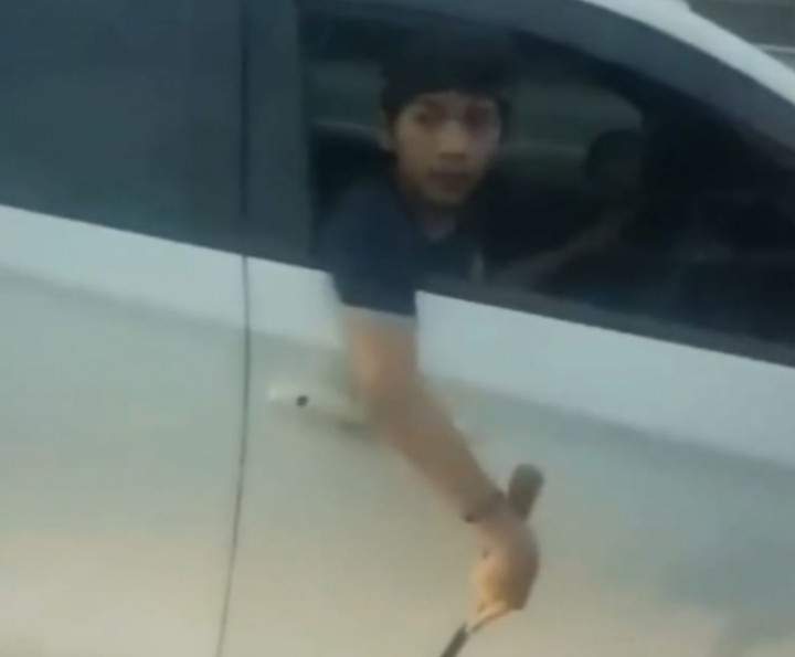 Diciduk Polisi, Ini 4 Fakta Pengemudi Brio yang Acungkan Sajam di Tol